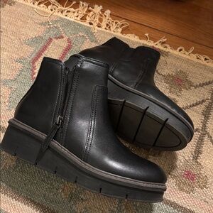 NEW Clarks Women’s Black Leather Boots Sz 6.5-Gorgeously comfortable.